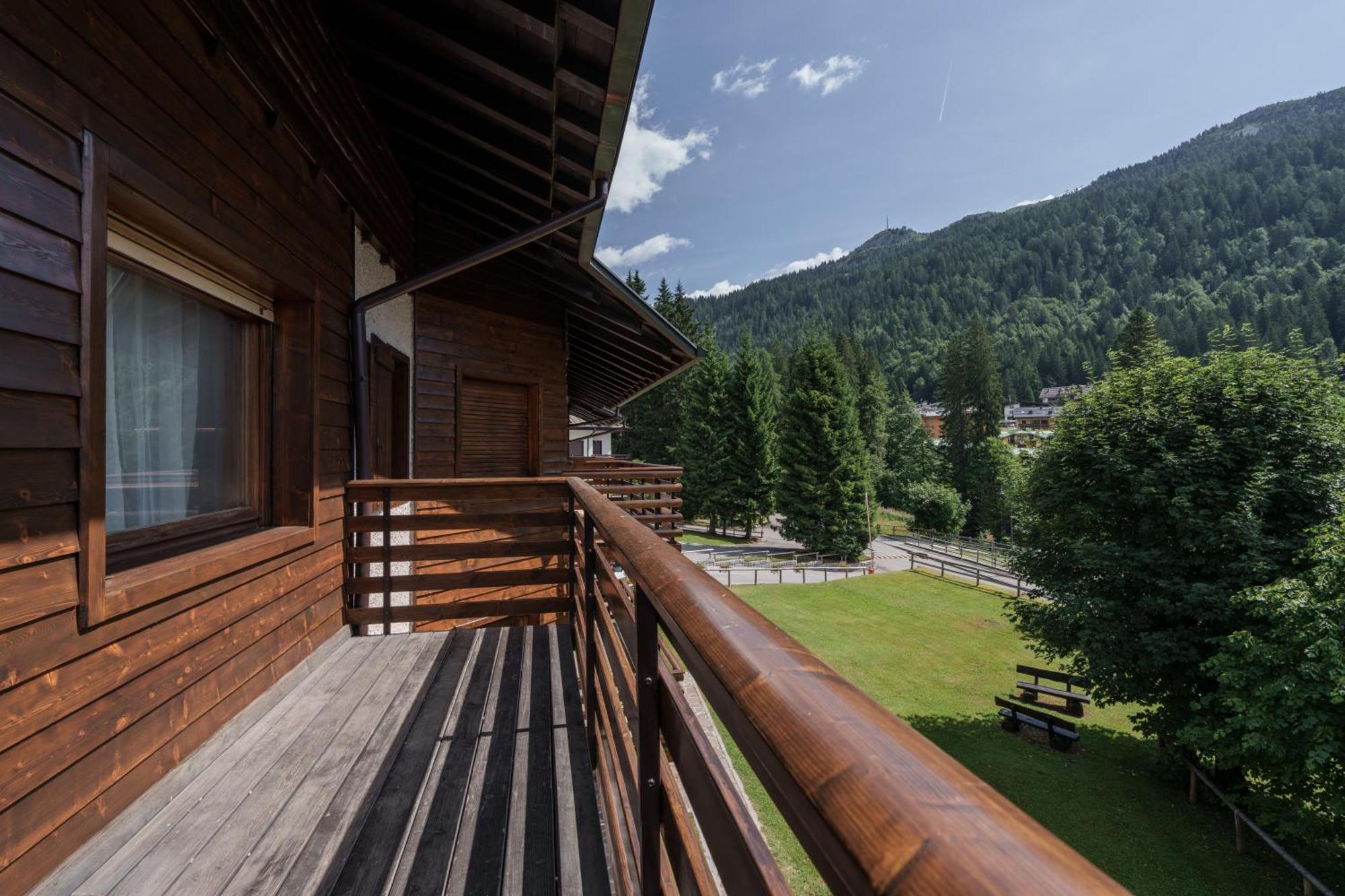 Area Apartments Madonna Di Campiglio Bagian luar foto