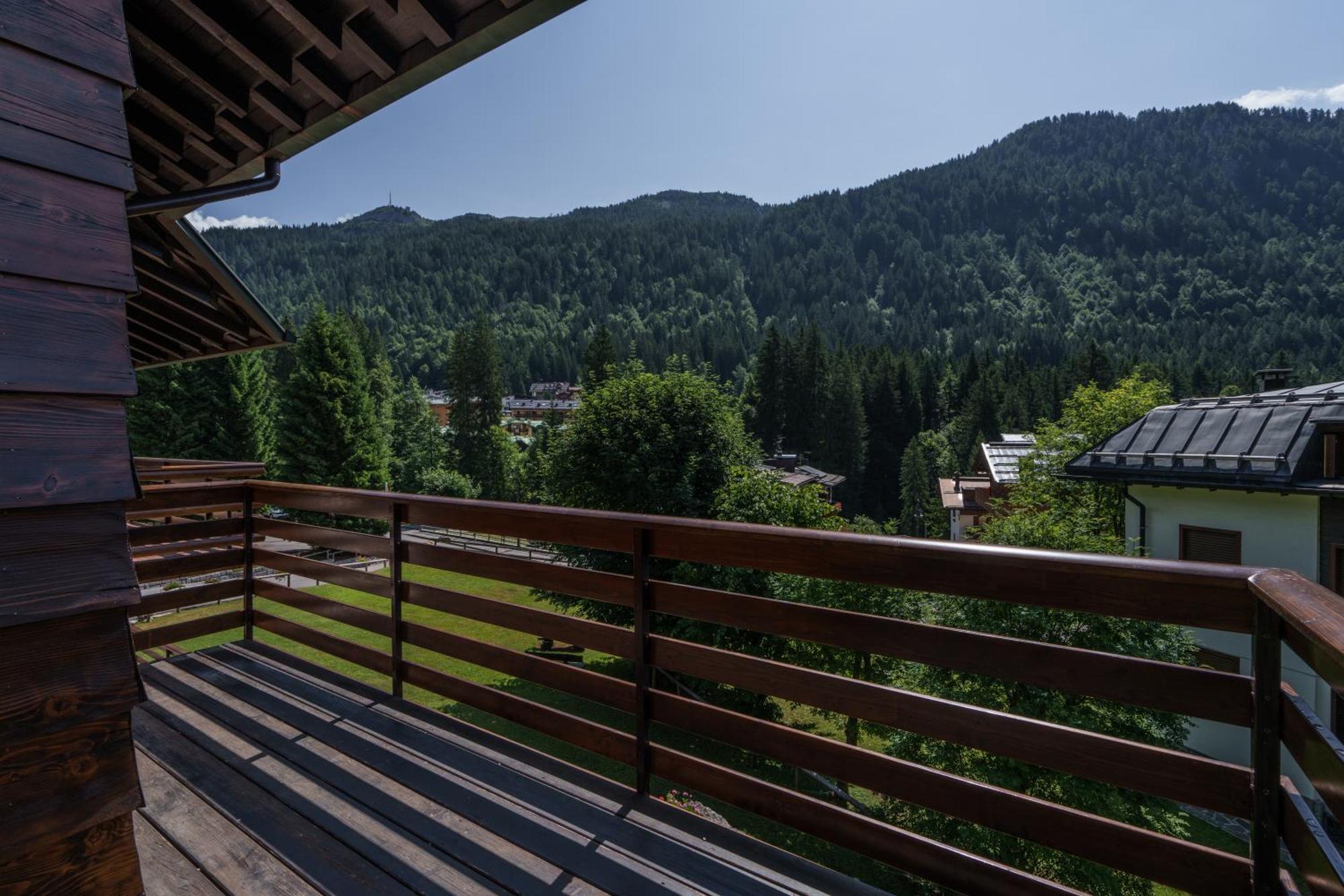 Area Apartments Madonna Di Campiglio Bagian luar foto